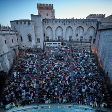 L&rsquo;Aube des Questions – Festival d&rsquo;Avignon