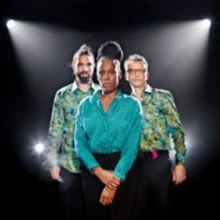 Sandra NKaké – Trio Elles